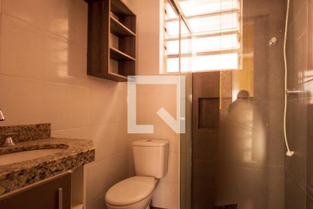 Banheiro de apartamento para alugar com 2 quartos, 47m² em Nonoai, Porto Alegre