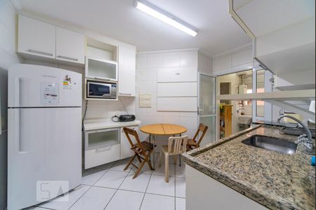 Apartamento à venda com 97m², 4 quartos e 2 vagasCozinha