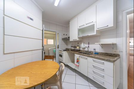 Apartamento à venda com 97m², 4 quartos e 2 vagasCozinha
