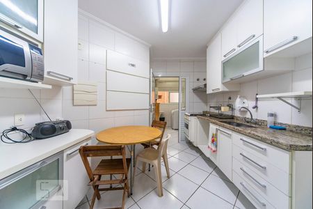 Apartamento à venda com 97m², 4 quartos e 2 vagasCozinha