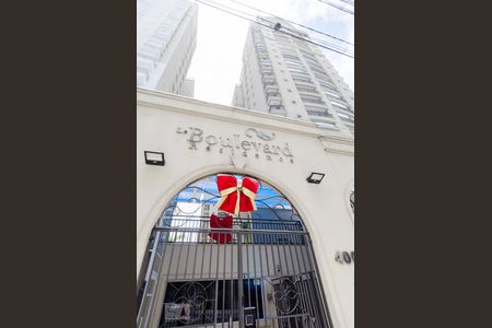 Apartamento à venda com 97m², 4 quartos e 2 vagasFachada e portaria