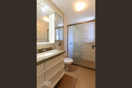 Apartamento para alugar com 200m², 3 quartos e 3 vagas Apartamento para alugar com 200m², 3 quartos e 3 vagasBanheiro 2 Suite