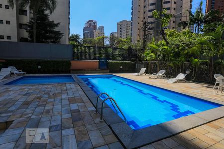 Apartamento para alugar com 200m², 3 quartos e 3 vagas Apartamento para alugar com 200m², 3 quartos e 3 vagasÁrea comum - Piscina