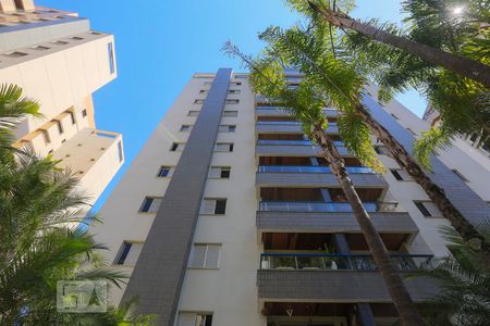 Apartamento para alugar com 200m², 3 quartos e 3 vagas Apartamento para alugar com 200m², 3 quartos e 3 vagasFachada