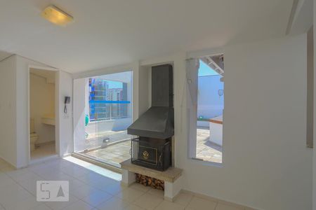 Apartamento para alugar com 200m², 3 quartos e 3 vagas Apartamento para alugar com 200m², 3 quartos e 3 vagasBanheiro da Suite