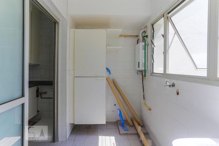 Apartamento para alugar com 200m², 3 quartos e 3 vagas Apartamento para alugar com 200m², 3 quartos e 3 vagasÁrea de Serviço