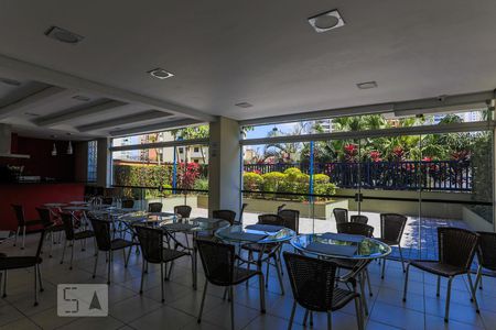 Apartamento para alugar com 200m², 3 quartos e 3 vagas Apartamento para alugar com 200m², 3 quartos e 3 vagasSalão de Festa