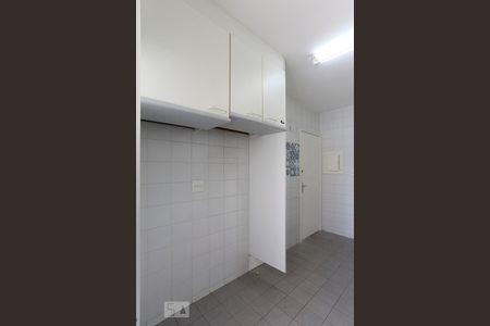 Apartamento para alugar com 200m², 3 quartos e 3 vagas Apartamento para alugar com 200m², 3 quartos e 3 vagasCozinha - Armários