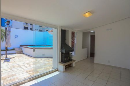 Apartamento para alugar com 200m², 3 quartos e 3 vagas Apartamento para alugar com 200m², 3 quartos e 3 vagasBanheiro da Suite