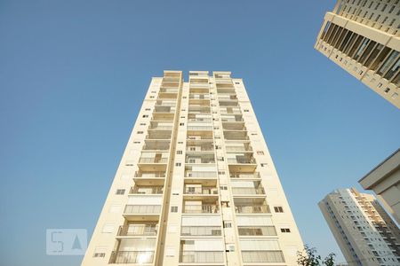 Apartamento para alugar com 61m², 2 quartos e 1 vaga Apartamento para alugar com 61m², 2 quartos e 1 vagaFachada