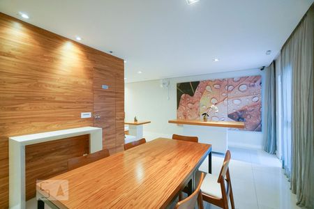 Apartamento para alugar com 61m², 2 quartos e 1 vaga Apartamento para alugar com 61m², 2 quartos e 1 vagaÁrea comum - Salão de festas