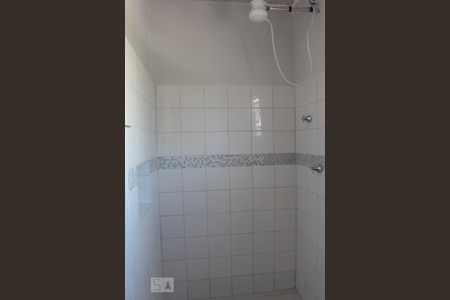 BANHEIRO de casa para alugar com 1 quarto, 68m² em Vila Mazzei, São Paulo