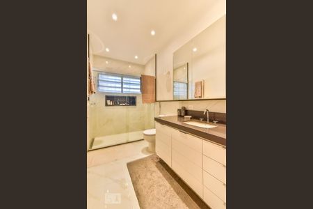 Apartamento à venda com 167m², 3 quartos e 1 vagaSuíte - Banheiro