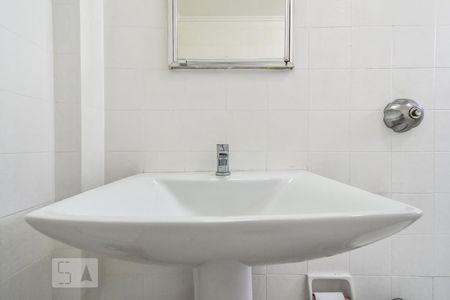 Apartamento à venda com 79m², 2 quartos e 1 vaga Apartamento à venda com 79m², 2 quartos e 1 vagaBanheiro Social