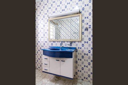 Casa à venda com 330m², 3 quartos e 5 vagasBanheiro Social 1 