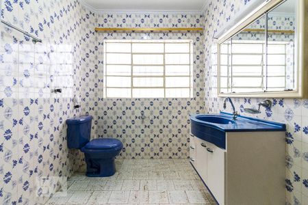 Casa à venda com 330m², 3 quartos e 5 vagasBanheiro Social 1 