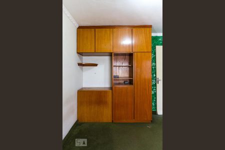 Casa à venda com 330m², 3 quartos e 5 vagasQuarto 2 - Armários 