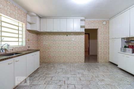 Casa à venda com 330m², 3 quartos e 5 vagasCozinha 2 