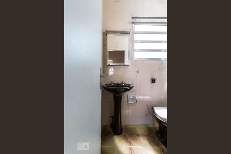 Casa à venda com 330m², 3 quartos e 5 vagasBanheiro Social 2 