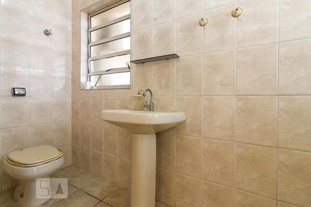 Casa à venda com 330m², 3 quartos e 5 vagasBanheiro de Serviço 