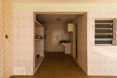 Casa à venda com 330m², 3 quartos e 5 vagasQuintal do Fundo - Area de Serviço 