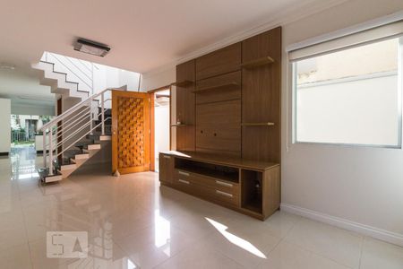 Sala de casa para alugar com 3 quartos, 165m² em Vila Ester (zona Norte), São Paulo