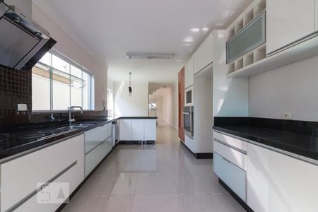 Casa para alugar com 165m², 3 quartos e 2 vagasCozinha