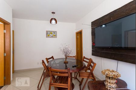 Apartamento para alugar com 64m², 2 quartos e 2 vagasSala