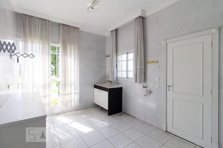 Casa de condomínio para alugar com 400m², 4 quartos e 4 vagasÁrea de Serviço