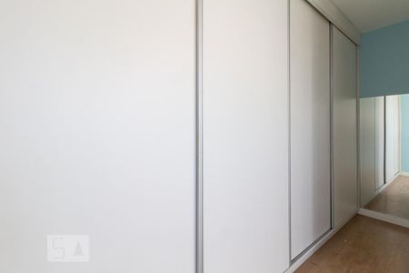 Casa de condomínio para alugar com 400m², 4 quartos e 4 vagasCloset Suíte 1