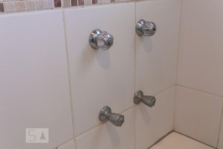 Casa de condomínio à venda com 90m², 2 quartos e 2 vagasDetalhe banheiro