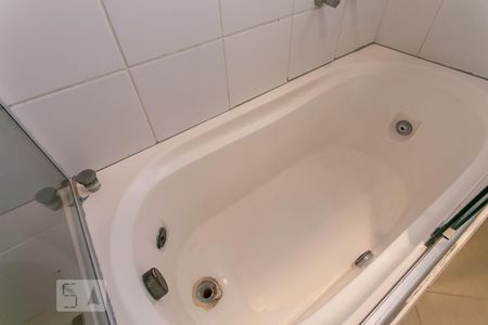 Casa de condomínio à venda com 90m², 2 quartos e 2 vagasDetalhe banheiro