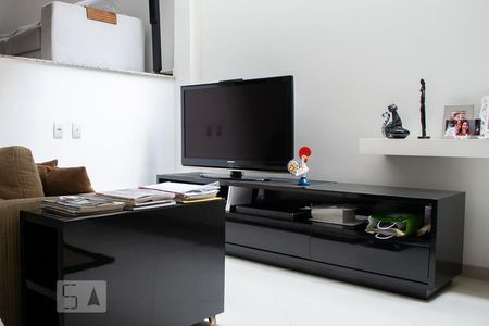 SALA TV de casa à venda com 3 quartos, 450m² em Vila Mariza Mazzei, São Paulo