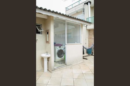 Casa à venda com 450m², 3 quartos e 8 vagas Casa à venda com 450m², 3 quartos e 8 vagasÁREA DE SERVIÇO