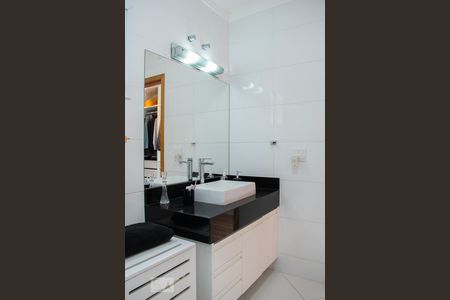 Casa à venda com 450m², 3 quartos e 8 vagas Casa à venda com 450m², 3 quartos e 8 vagasBANHEIRO QUARTO 3