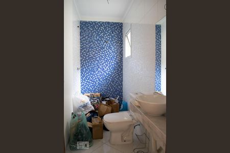 BANHEIRO QUARTO 1 de casa à venda com 3 quartos, 450m² em Vila Mariza Mazzei, São Paulo