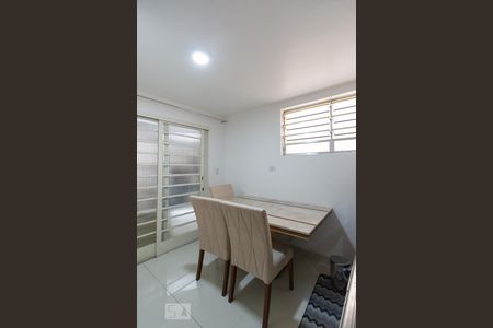 Cozinha de casa para alugar com 1 quarto, 50m² em Jardim Aeroporto, São Paulo