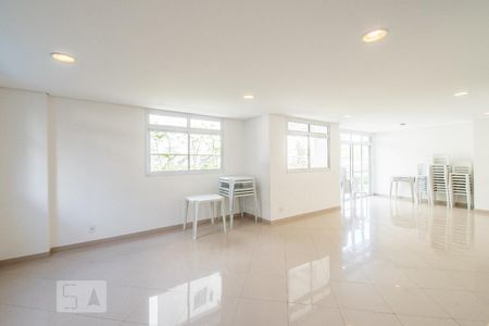 Apartamento para alugar com 42m², 1 quarto e 1 vagaÁrea Comum - Salão de Festas