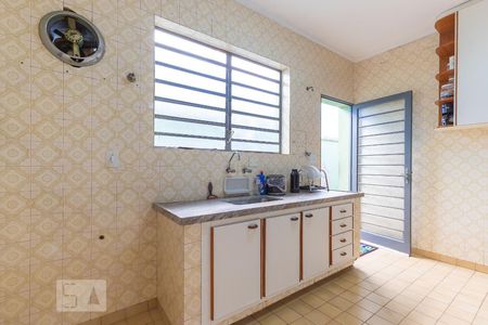 Casa à venda com 166m², 3 quartos e 2 vagasCozinha