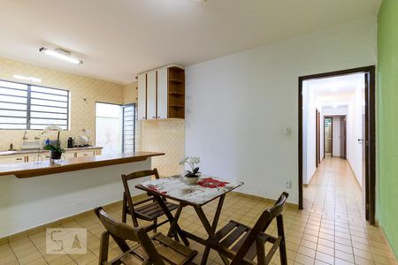 Casa à venda com 166m², 3 quartos e 2 vagasSala de jantar