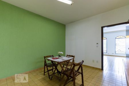 Casa à venda com 166m², 3 quartos e 2 vagasSala de jantar