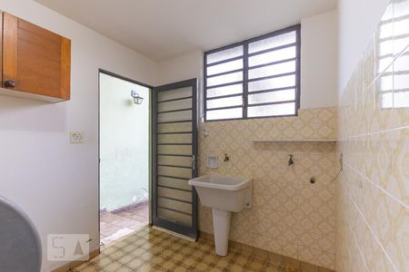 Casa à venda com 166m², 3 quartos e 2 vagasÁrea de serviço