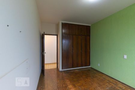 Casa à venda com 166m², 3 quartos e 2 vagasQuarto 2