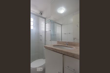Banheiro de apartamento à venda com 2 quartos, 52m² em Jardim Nova Europa, Campinas