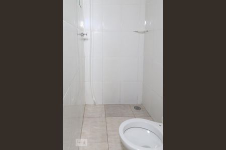 Banheiro de casa para alugar com 1 quarto, 25m² em Parada Inglesa, São Paulo
