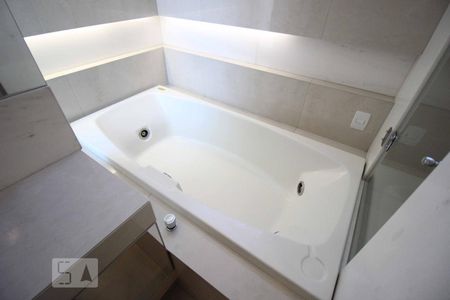 Apartamento para alugar com 236m², 4 quartos e 4 vagas Apartamento para alugar com 236m², 4 quartos e 4 vagasBanheiro Suíte master