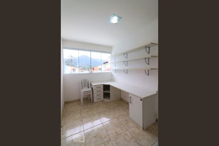 Casa de condomínio à venda com 480m², 3 quartos e 3 vagasTerraço