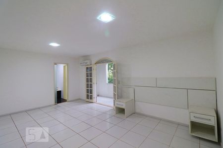 Casa de condomínio à venda com 480m², 3 quartos e 3 vagasSuíte 2