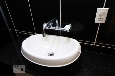 Casa de condomínio à venda com 480m², 3 quartos e 3 vagasBanheiro Social