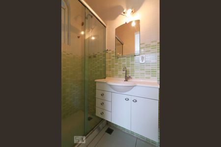 Casa de condomínio à venda com 480m², 3 quartos e 3 vagasBanheiro da Suíte 1